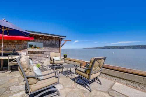 Camano Island Casa | Waterfront Gem with 2 Patios on Camano Island
