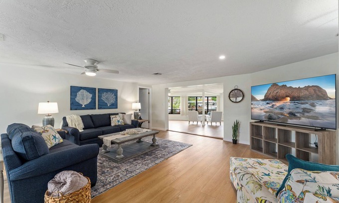 Flor-a-mar Casa | Waterfront Getaway w/Dock &Kayaks - Dog Friendly