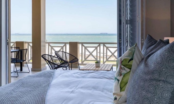 Selection Beach Apartamento | Waterfront Getaway, 2 Bedroom Seaside Bliss