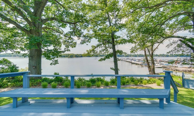 North Rose Cabaña | Waterfront Getaway on Sodus Bay: Prime Location!