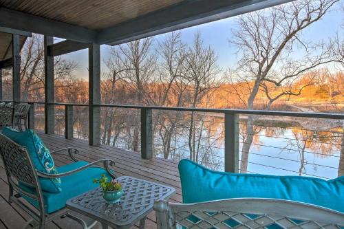 Cleora Casa | Waterfront Grand Lake Family House with Game Room!