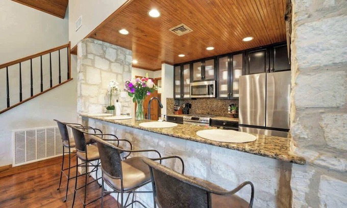 Seguin Casa | Waterfront | Grill | Fire Pit | Sleeps 16+