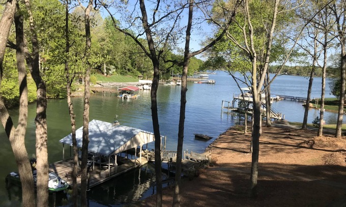 Mooresville Casa | Waterfront Guest House en el hermoso lago Norman