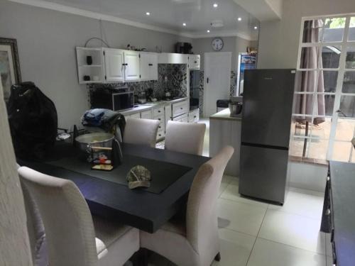 Schoemansville Apartamento | Waterfront Guest House