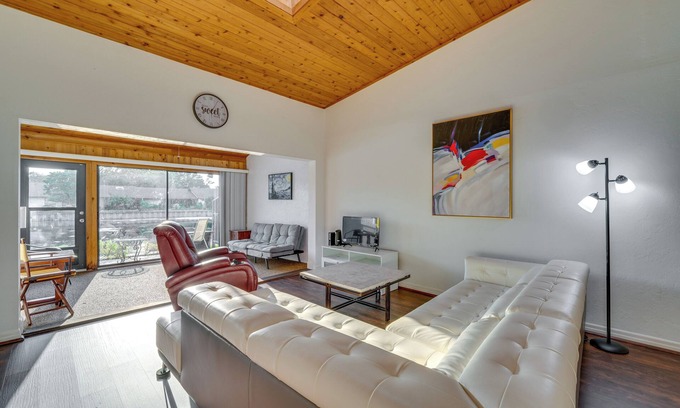 Grenelefe Casa | Waterfront Haines City Townhome w/ Community Pool!
