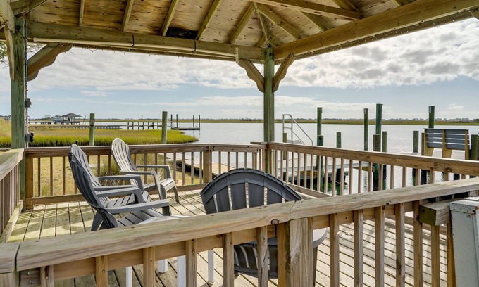 Hampstead Casa | Waterfront Hampstead Home: Dock & Waterway Access!