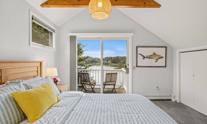 West Chatham Casa | WATERFRONT home close to Downtown Chatham!