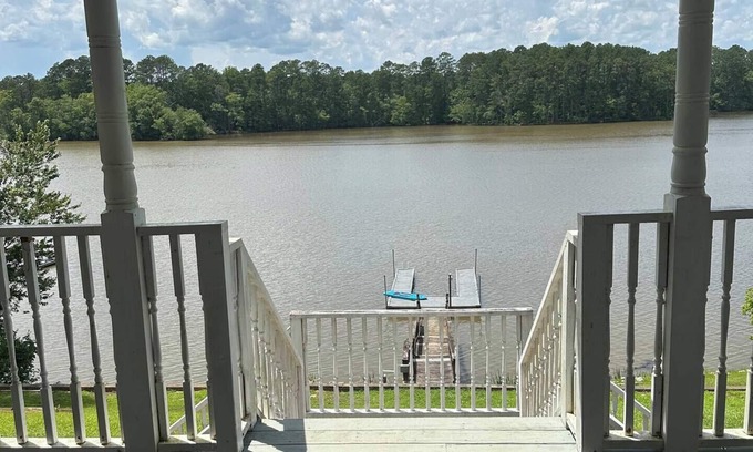 White Oak Casa | Waterfront home /dock & 2 kitchens/view 10 minutes from Carolina adventure world