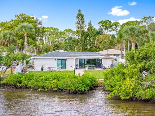 Port Orange Casa | Waterfront home, luxury design, HOT TUB