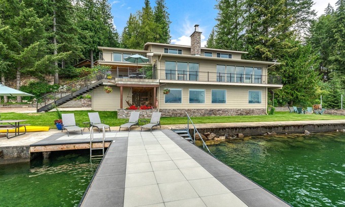 Sandpoint Casa | Waterfront Home on Lake Pend Oreille River with boat lift and Easy Access