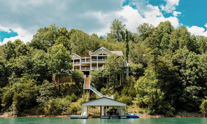 La Follette Casa | Waterfront Home on Norris Lake w/ Boat Slip!