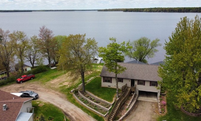 Pelican Lake Casa | Waterfront home