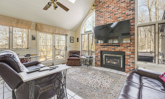 Gardiner Casa | Waterfront Home w/ Boat Dock & Sunroom in Gardiner