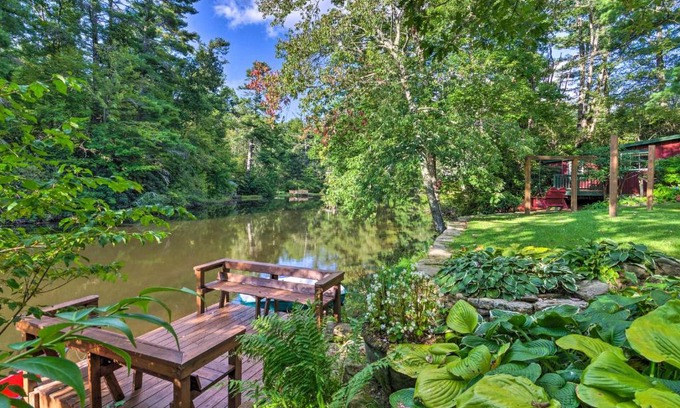 Mirror Lake Casa | Waterfront Home with Boat Dock on Mirror Lake!