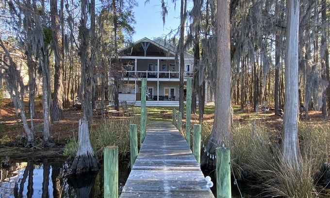 Fairfield Harbour Casa | Waterfront home with dock and community boat ramp and HUGE screened in porch.
