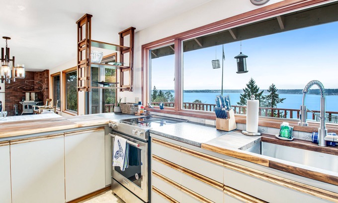Vashon Island Casa | Waterfront home with deck, WiFi, & views of the sound