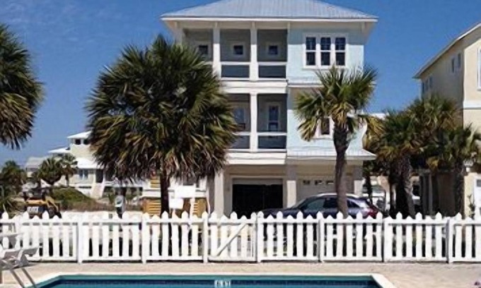 Navarre Beach Casa | Impresionante casa frente al mar con carrito de golf, kayaks, bicicletas, paddleboard!