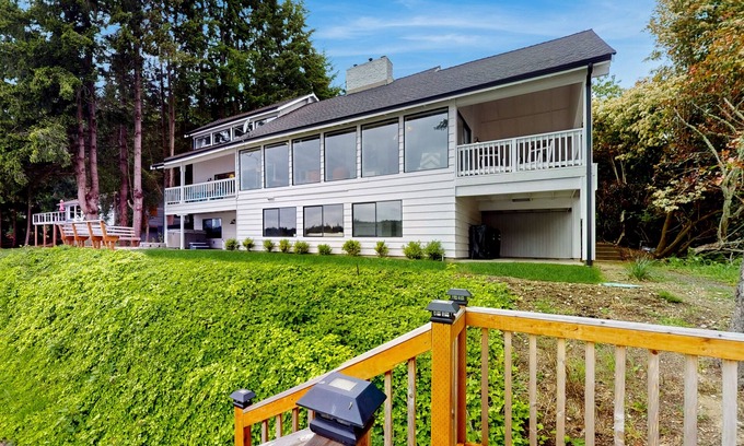 Vashon Island Casa | Waterfront home with hot tub, deck pool table and firepit