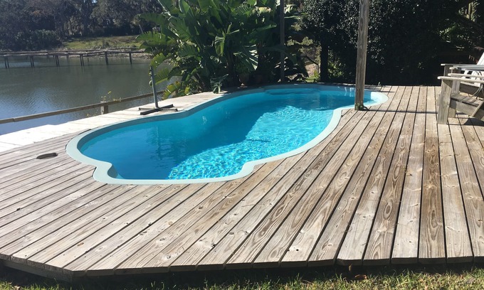 Savannah Casa | Waterfront Home - Con piscina privada aislada en el hermoso río Half Moon