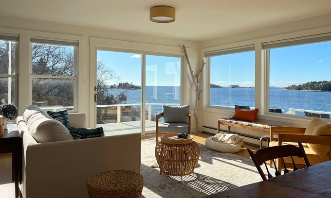 Georgetown Casa | Waterfront Home with Stunning Sunset Views