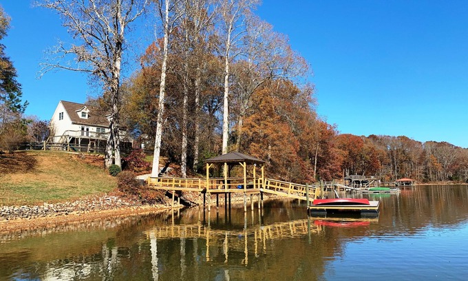 Sherrills Ford Casa | Waterfront House en Quiet Cove con kayaks y tabla de paddle