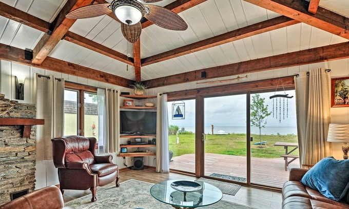 Barstow Casa | Waterfront House w/ Rowboat, Kayaks & Fishing!
