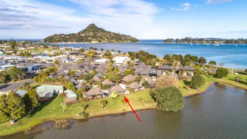Tairua Casa | Waterfront island-style 1-bdrm superior Villa