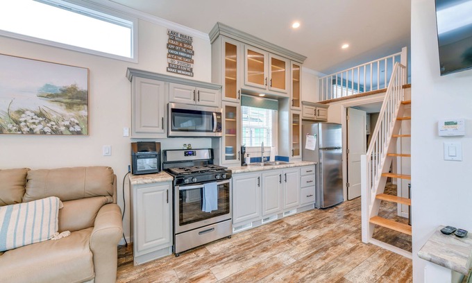Sherrills Ford Cabaña | Waterfront Lake Norman Cabin w/ Screened Porch!