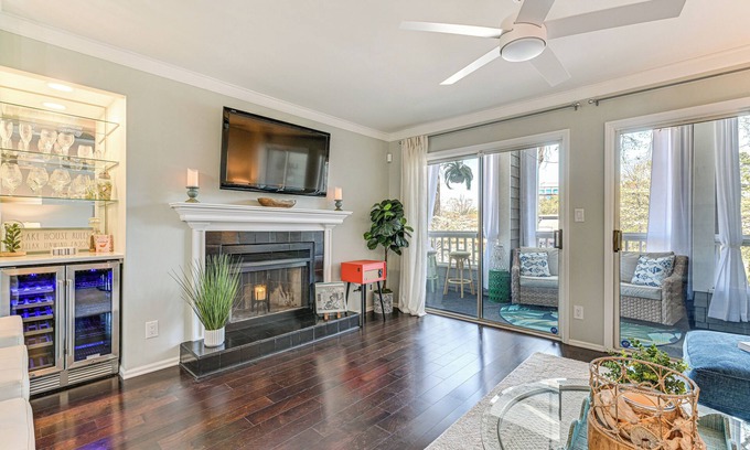 Mount Mourne Condominio | Waterfront Lake Norman Retreat w/ Pool Access!