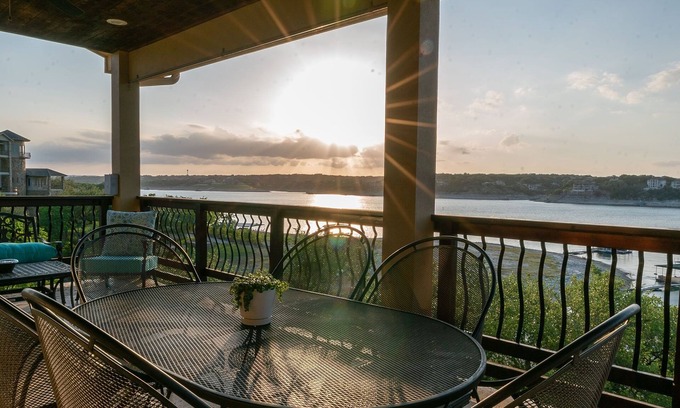 Brooks Hollow Casa | Waterfront Lake Travis Home with Deep Water Private Boat Dock