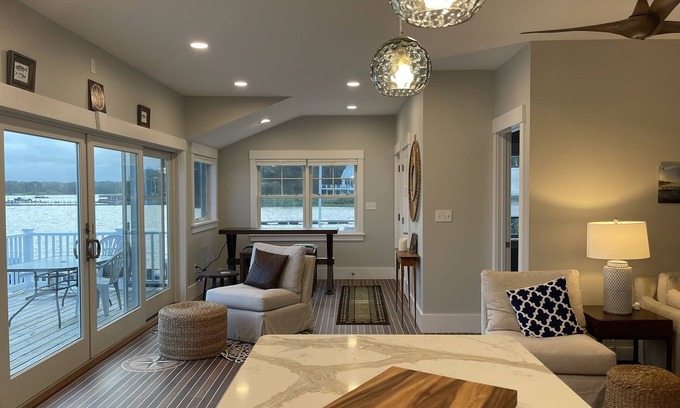 Dartmouth Casa | Waterfront Living on Padanaram Harbor