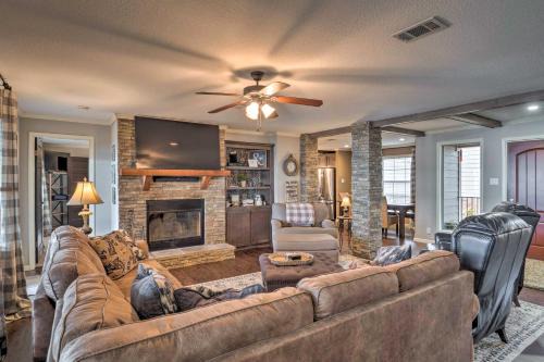 Negreet Casa | Waterfront Louisiana Vacation Rental with Dock!