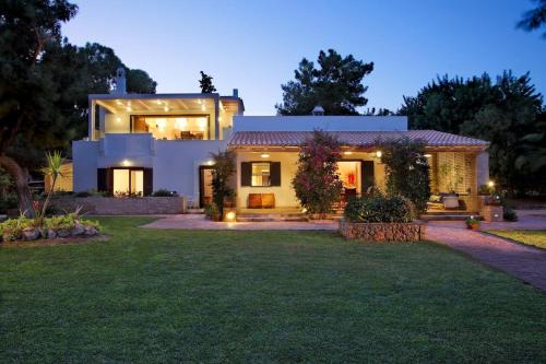 Agii Theodori Casa | WATERFRONT LUXURY Villa