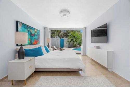 Sabana Abajo Casa | Waterfront Luxury Home with Dock in San Juan