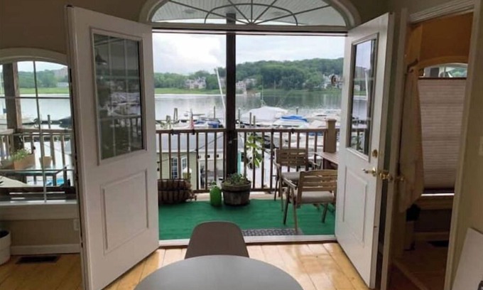 Fair Haven Apartamento | Waterfront Marina Loft Fall Getaway