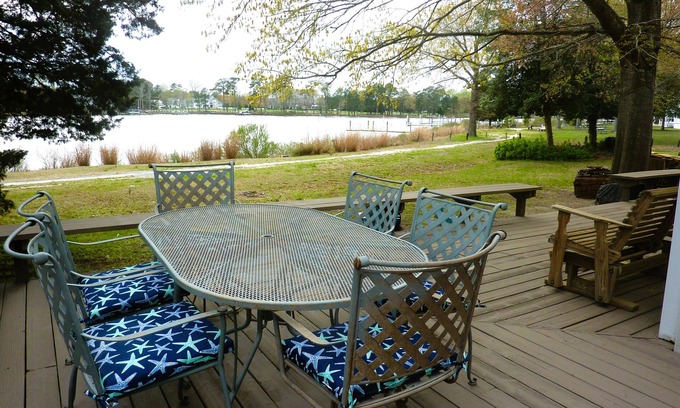 Rehoboth Beach Chalet De Esquí | Waterfront! New listing! Idyllic chalet in amenity rich community.