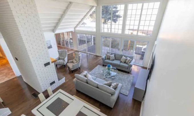 Port Weller Villa | Waterfront Niagara Home w/ Hot tub & Fire table