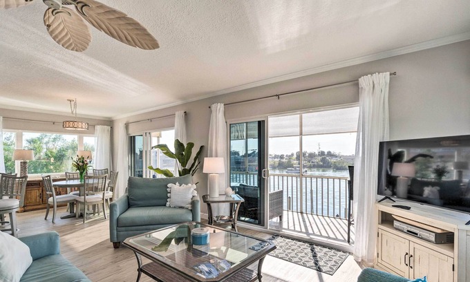 Laurel Condominio | Waterfront Nokomis Condo < Half Mile to Beach!