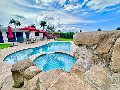 Garden Isles Casa | Waterfront Oasis