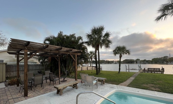 Coquina Key Casa | Waterfront Oasis