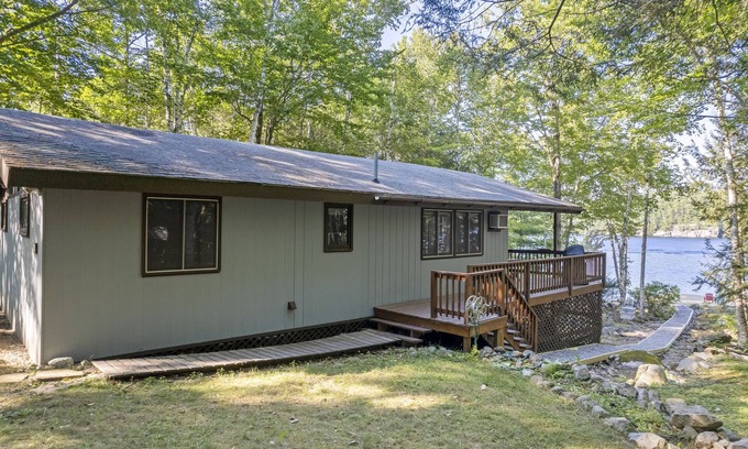 Standish Cabaña | Waterfront on Frye Island with an amazing view of Frye's Leap!
