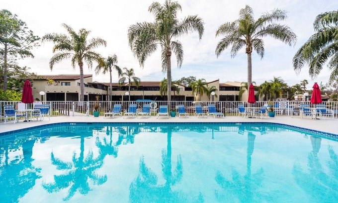 Palm Harbor Condominio | Frente al agua en el lago Tarpon