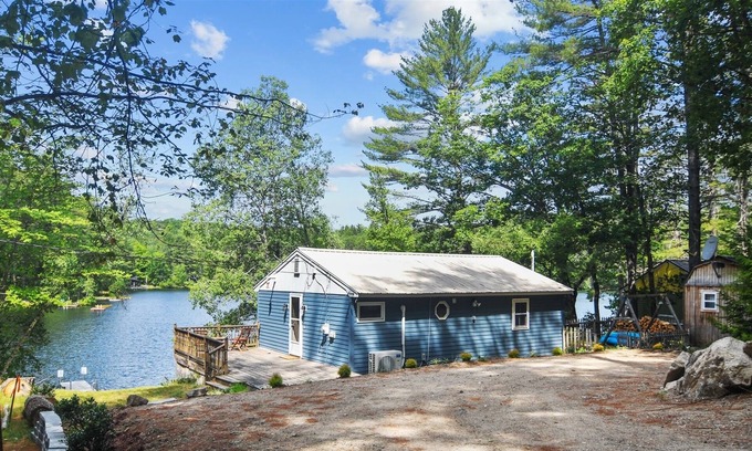 Parsonsfield Cabaña | WATERFRONT ON RANDALL LAKE