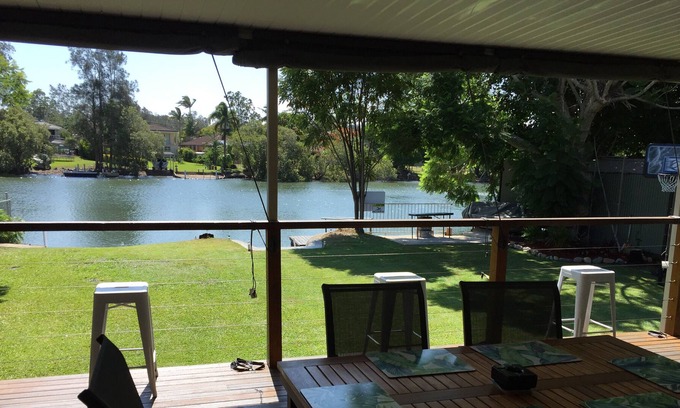 Urunga Casa | Frente al agua en el río Kalang, Urunga, NSW