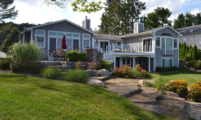 Traverse City Casa | Sea deslumbrante-hermosa casa de lujo en West Bay-Traverse City-Leelanau