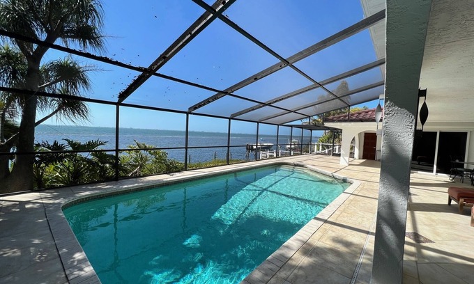 Bayshore Gardens Casa | Waterfront Paradise- Heated pool, AMAZING Sunsets!