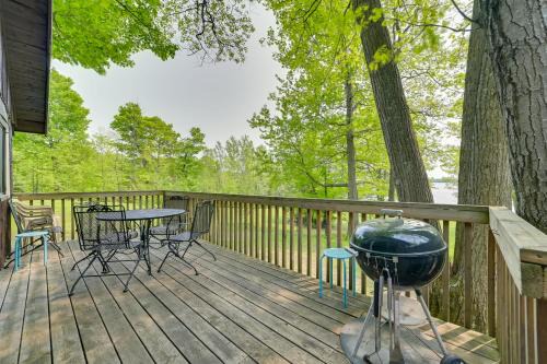 Carp Lake Casa | Waterfront Paradise Lake Cottage with Private Dock!