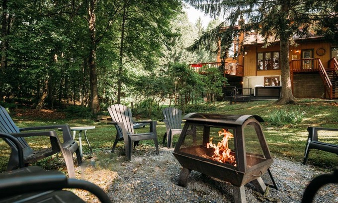Bushkill Casa | Waterfront Pocono Home HotTub, Sauna & Fishing