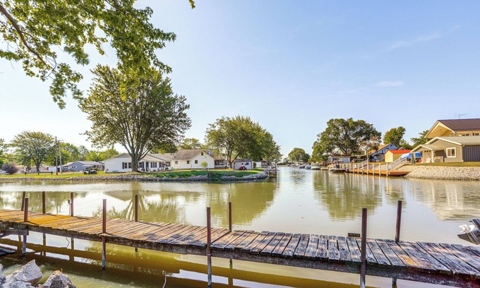 Port Clinton Cabaña | Waterfront Port Clinton Cottage: 5 Mi to Lake Erie