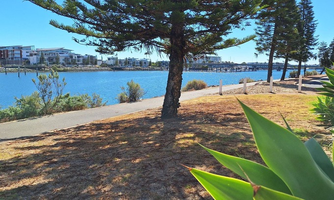 New Port Apartamento | Waterfront Property with lovely views. Wake up to the dolphins and Swimming